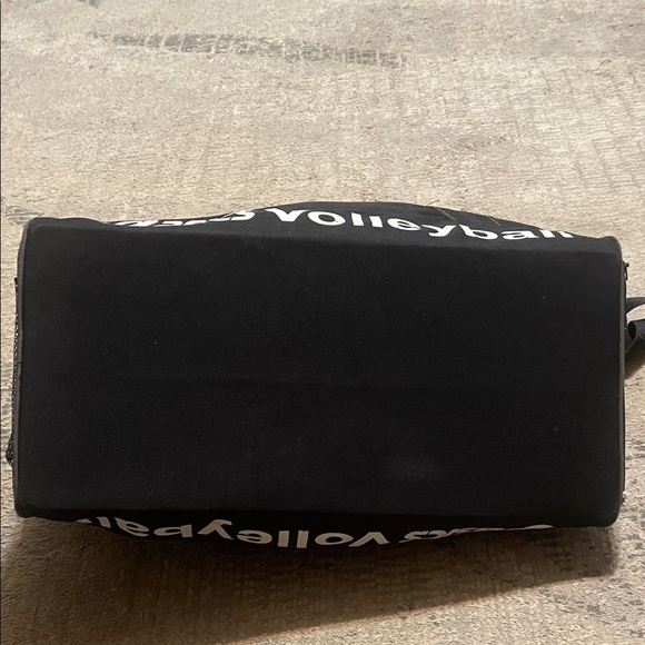 Large ASICS Black Duffel Bag for Volleyball including ASICS volleyball pads - Picture 7 of 16